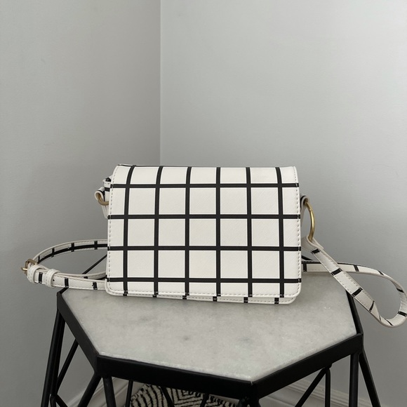 Checkered bag ( like brand new ) - Picture 1 of 2